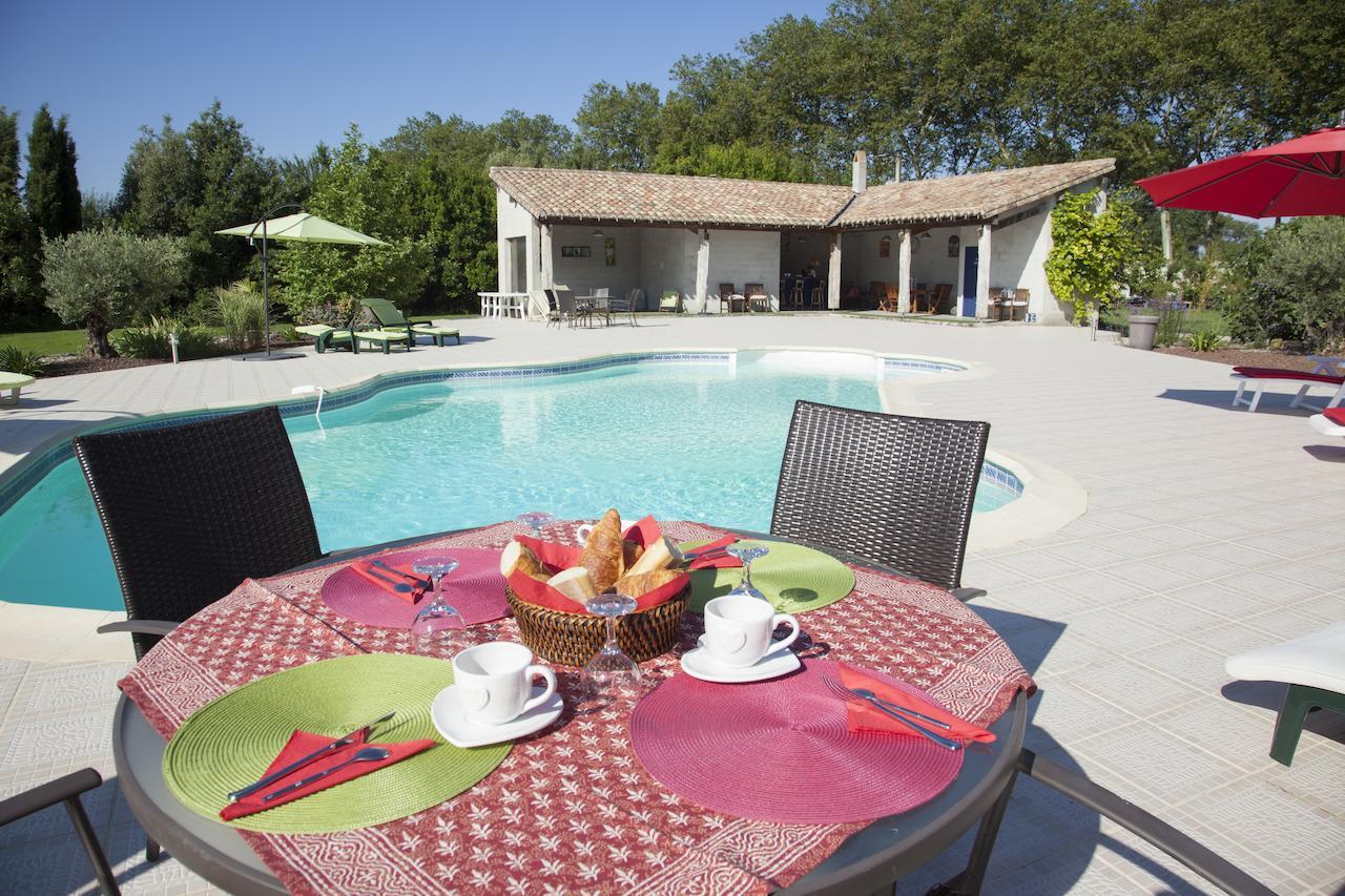 Domaine Les Magasins Bed & Breakfast Bram Bagian luar foto